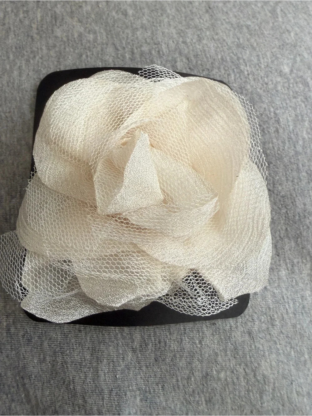 Cream Floral Mesh Hair Clip -  Women's Accessory